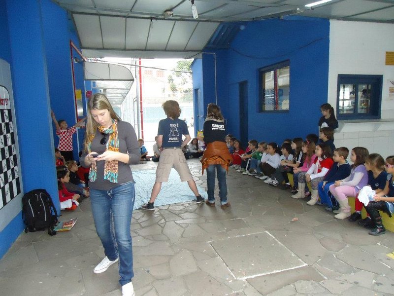 https://chazit.com/porto_alegre/../fotos/fotos_site/2012/1semestre/Sabado 11/179274_4208886544013_765723877_n.jpg